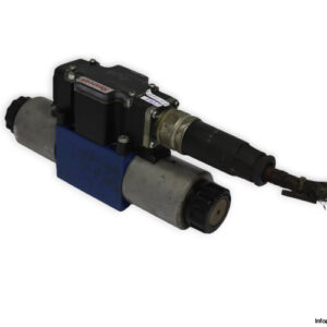Rexroth-R900913453-proportional-directional-valve-(used)