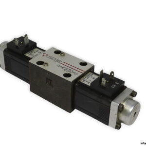 Atos-DHE-713_62-solenoid-operated-directional-valve-(used)