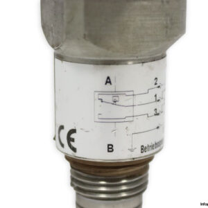 hydac-VD-5-D.0-LED-pressure-switch-(used)-2