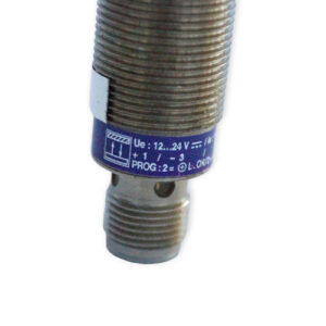 telemecanique-XU5-N18PP343D-diffuse-sensor-(Used)-2