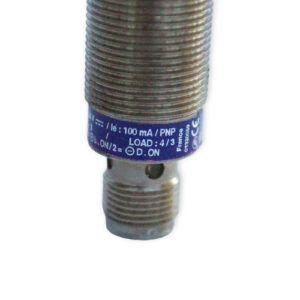 telemecanique-XU5-N18PP343D-diffuse-sensor-(Used)-3