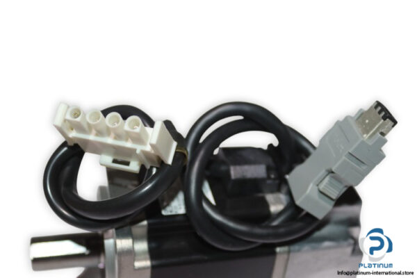 omron-R7M-A20030-S1-ac-servo-motor-(new)-2