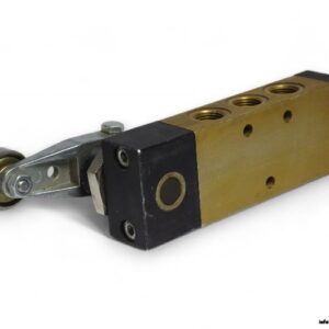 Pneumax-228.52.4.1-roller-lever-valve(used)-1