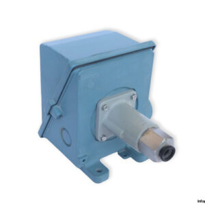united-electric-controls-J402-612-differential-pressure-switch-(Used)-1