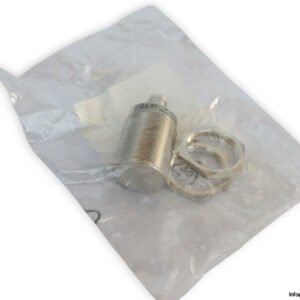 omron-E2EL-X10F1-M1-cylindrical-proximity-sensor-(New)