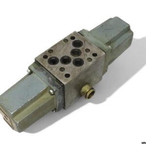 Rexroth-4WE-8-D-2.0_OFW220-50-N-solenoid-operated-directional-valve(used)-1