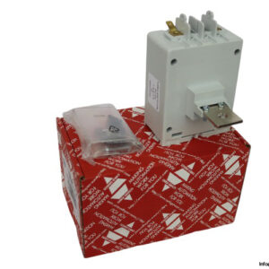 carlo-gavazzi-TAD-K2-100_5-A-current-transformer-(New)