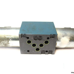 bosch-0-810-001-845-directional-control-valve-3
