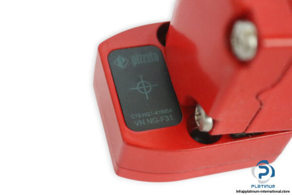 pizzato-NG-2D5D411A-F31-safety-lock-switch-(New)-2