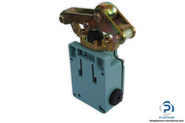 telemecanique-XC1AC117-limit-switch-(New)-1