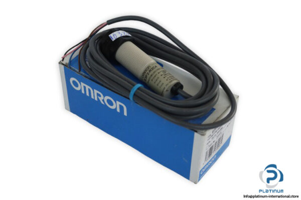 omron-E3F2-R2C4-E-2M-retroreflective-sensor-(New)