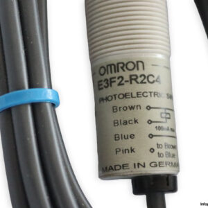 omron-E3F2-R2C4-E-2M-retroreflective-sensor-(New)-1