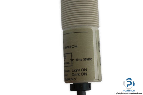 omron-E3F2-R2C4-E-2M-retroreflective-sensor-(New)-3