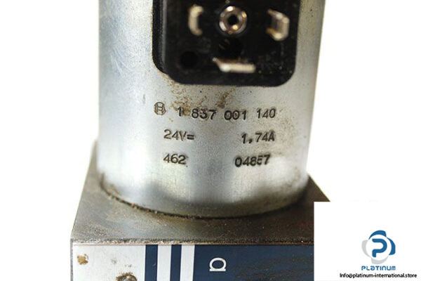 bosch-0-810-001-816-directional-control-valve-2