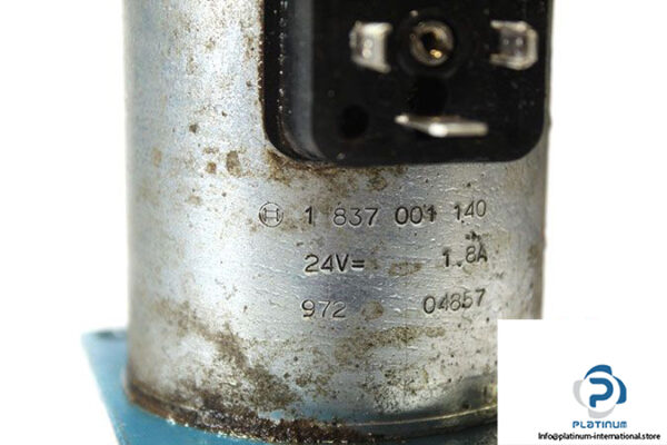 bosch-0-810-001-933-directional-control-valve-2