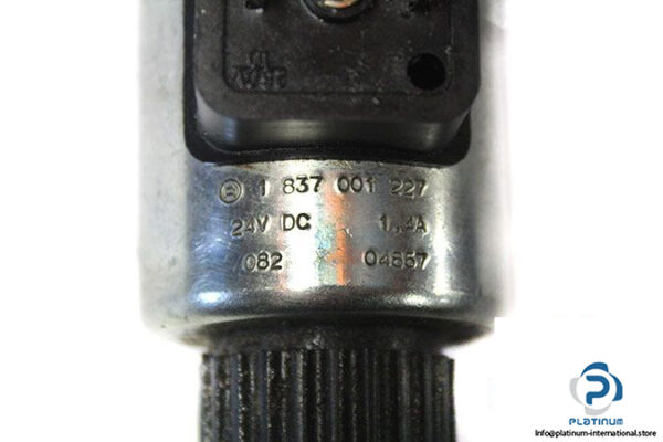 bosch-0-810-091-227-directional-control-valve-2