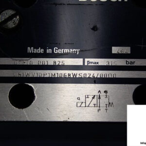 bosch-0-810-001-825-directional-control-valve-1
