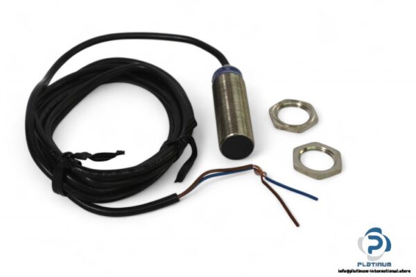 telemecanique-XS618B1MAL2-inductive-sensor(new)