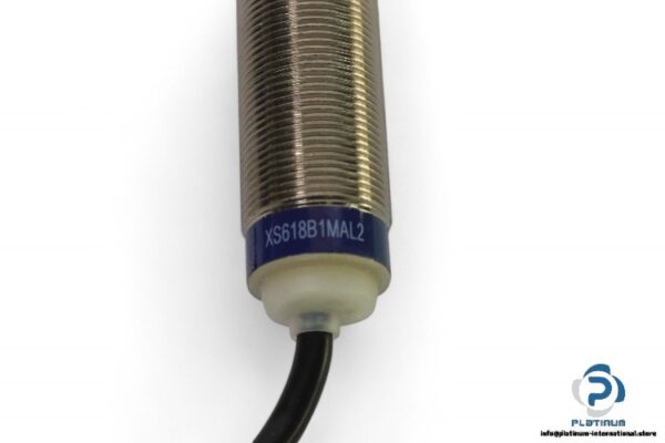 telemecanique-XS618B1MAL2-inductive-sensor(new)-1