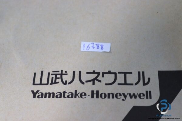 yamatake-honeywell-FE5R-LMA6D-L5-photoelectric-retro-reflective-sensor-(new)-5