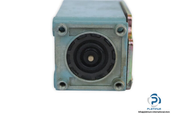 telemecanique-ZC2-JC1-limit-switch-(used)-2