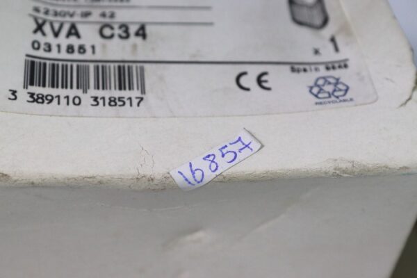 telemecanique-XVA-C34-illuminated-lens-unit-new-5