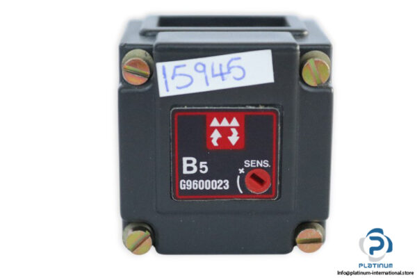 datalogic-B5-G9600023-diffuse-sensor-head-(New)-1