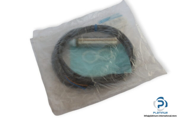 omron-E2A-M18LS08-WP-C1-inductive-proximity-switch-sensor-(new)