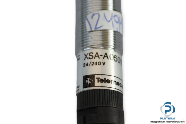 telemecanique-XSA-A05010-inductive-sensor-(new)-3
