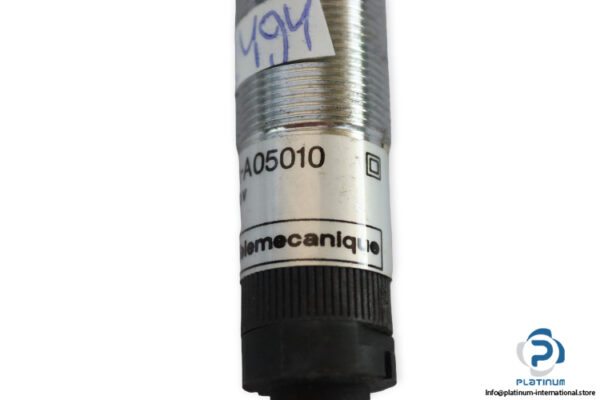 telemecanique-XSA-A05010-inductive-sensor-(new)-4