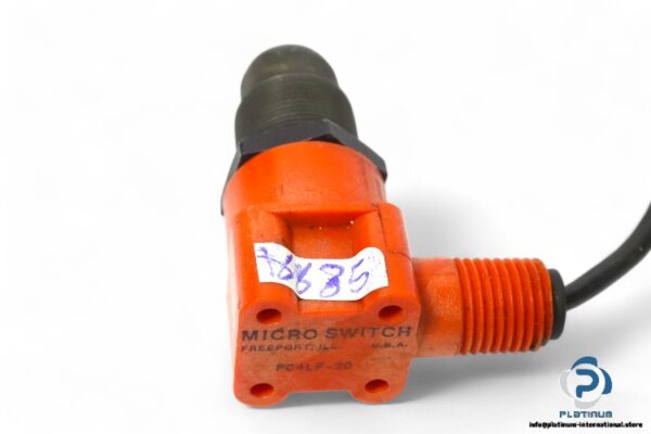 micro-switch-PC4LF-20-photoelectric-sensor-(used)-1