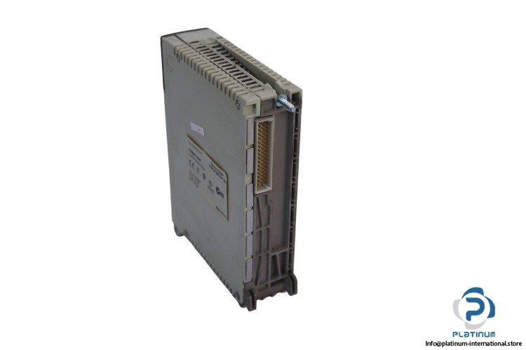 schneider-electric-TSXDSY16R5-discrete-output-module-(used)-1