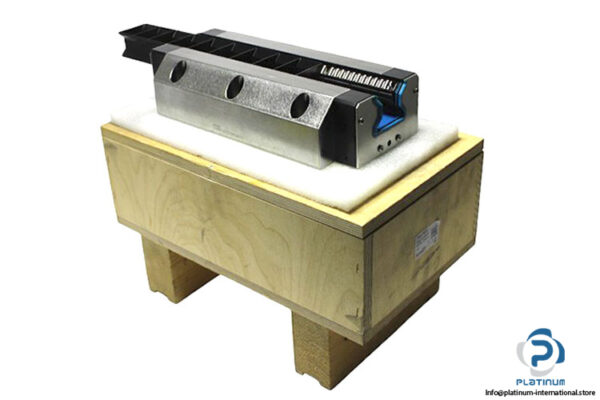 rexroth-R185462210-roller-runner-block-new-carton