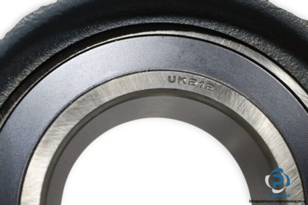 nachi-UKF-212-four-bolt-square-flange-unit-new-carton-1