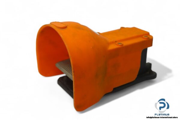 hoerbiger-pneumatic-F-531-RF-08-foot-pedal-valve-(Used)