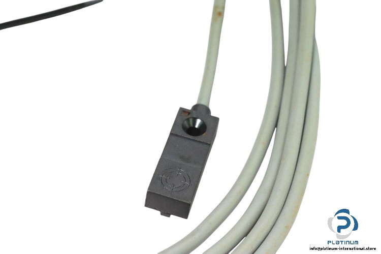pepperl-fuchs-NBN4-F29-E2-Y87175-inductive-sensor-(new)-1
