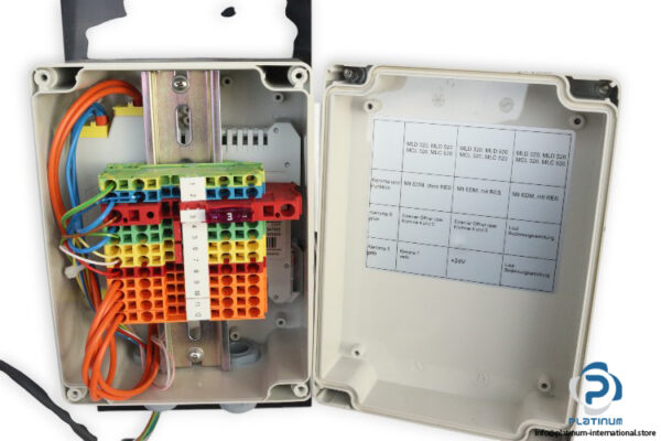 leuze-ML2R-RM2-relay-module-(used)-1