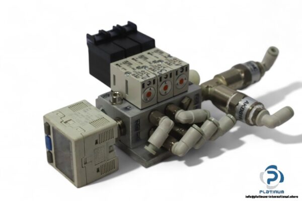 smc-VV4QD15-OAU01499-manifold-block-(New)-1