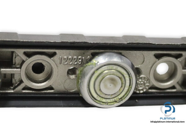 rollon-NTE28140-N0Z3A-linear-roller-bearing-new-carton-2