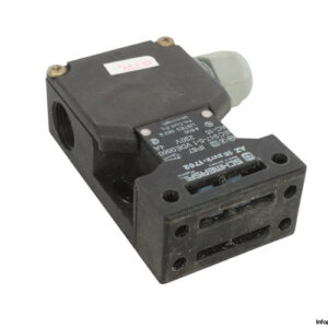 schmersal-AZ-16-ZVRK-1762-safety-switch-(used)
