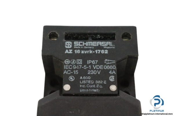 schmersal-AZ-16-ZVRK-1762-safety-switch-(used)-1