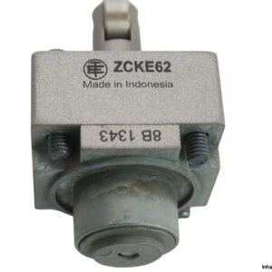 telemecanique-ZCK-E62-limit-switch-head-(new)-1