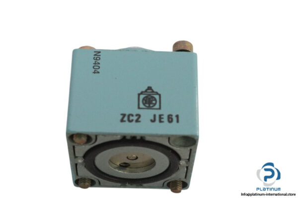 telemecanique-ZC2-JE61-limit-switch-head-(new)-1