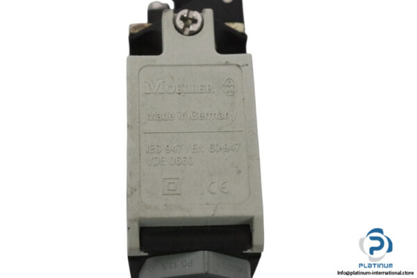 moeller-AT11-1-I-limit-switch-(used)-1
