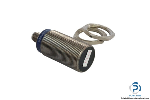 telemecanique-XS630B1PBM12-inductive-sensor-(new)