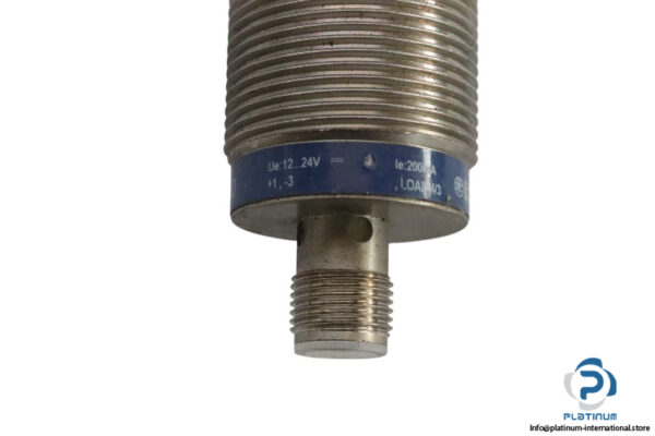 telemecanique-XS1N30PA349D-inductive-proximity-sensor-(used)-1