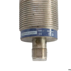 telemecanique-XS1N30PA349D-inductive-proximity-sensor-(used)-2