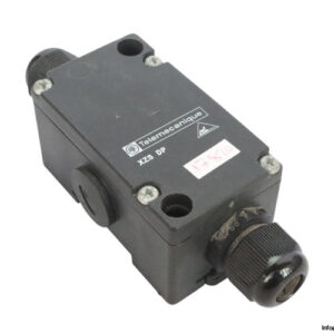 telemecanique-XZS-DP-sensor-base-cover-(used)