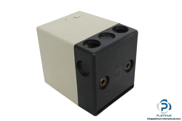 kromschroder-IFW-15-T-flame-detector-(used)-1