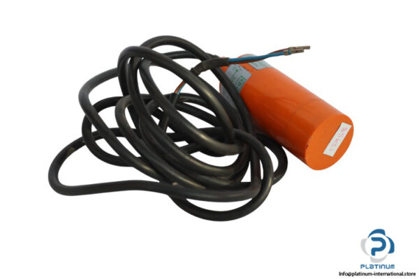 ifm-KB-2020LBBOW-capacitive-sensor-(used)